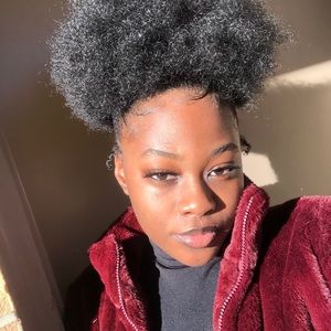 Meet your Posher, Adrionna